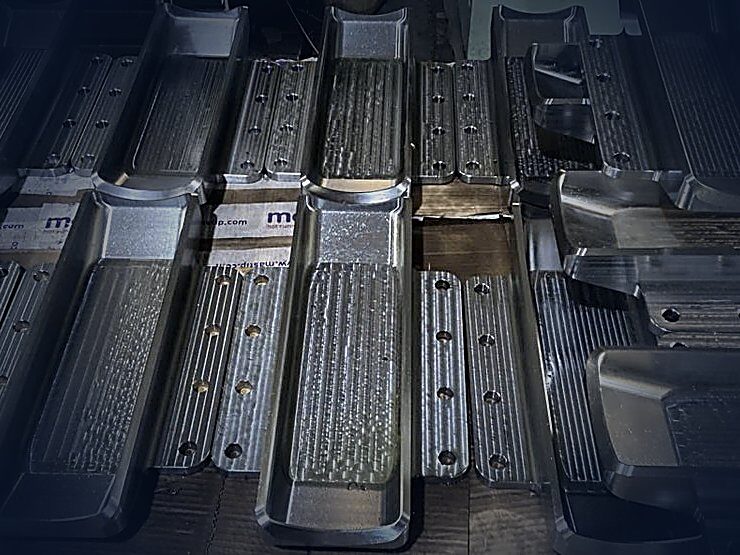 Conveyor bearing support